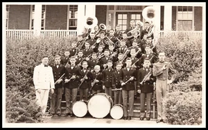 Si stanno divertendo, o cosa?!? Boyz Marching Band, cartolina fotografica reale, RPPC - Foto 1 di 5