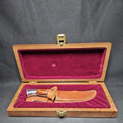 Cuchillo de Caza Vintage Westmark EE. UU. Modelo 701 Caja de Regalo Funda de Cuero y Reg. Tarjeta Foto 1 de 4