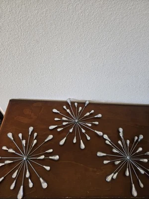 Juego de 3 esculturas de pared plateadas diseño Sunburst Foto 1 de 4