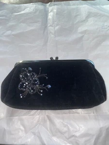 Vtg Black Velvet Embroidered Sequin Kiss Lock Closure Eve Clutch Purse EXPRESS - Picture 1 of 6