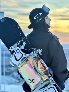 XXXSNOW Skateboard Snowboard Rucksack mit Board-Trage neuwertig Backcountry Tasche - Bild 1 von 15