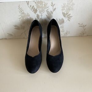 Clarks Black Suede Ladies Shoes Size 9