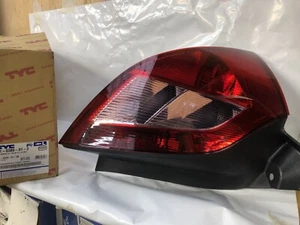 LUZ TRASERA IZQUIERDA TYC 11-0380-01-2 PARA RENAULT MEGANE II - Imagen 1 de 4