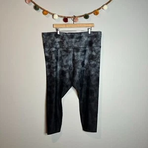 Athleta Elation gemusterte 7/8 Strumpfhose schwarz und grau Batik - Bild 1 von 6