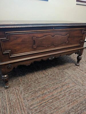 Continental Desk Company Solid Cedar Chest ** SEE DESCRIPTION ** - Image 1 of 4