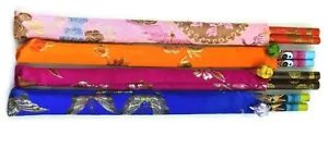 Palillos coloridos de diseño asiático vintage con estuches de seda multicolor, 4 juegos nuevos - Imagen 1 de 11