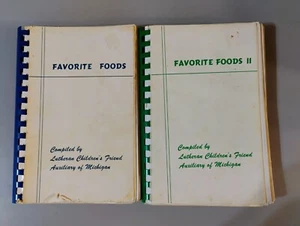 Two 1972 FAVORITE FOODS Cookbooks by Lutheran Children's Friend Auxiliary - Bild 1 von 1