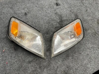 Conjunto de lámpara de esquina izquierda y derecha Lexus ES300 1997-1999 (posventa) Foto 1 de 4