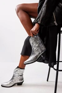 NEW FREE PEOPLE Sz 37.5 / 7.5 WAY OUT WEST COWBOY BOOTS SILVER - Picture 1 of 4