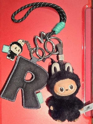 ENVÍO GRATUITO - Pin for Love "R" PELUCHE y LETRA Colgantes SOLAMENTE - Pop Mart - EE. UU. Foto 1 de 4