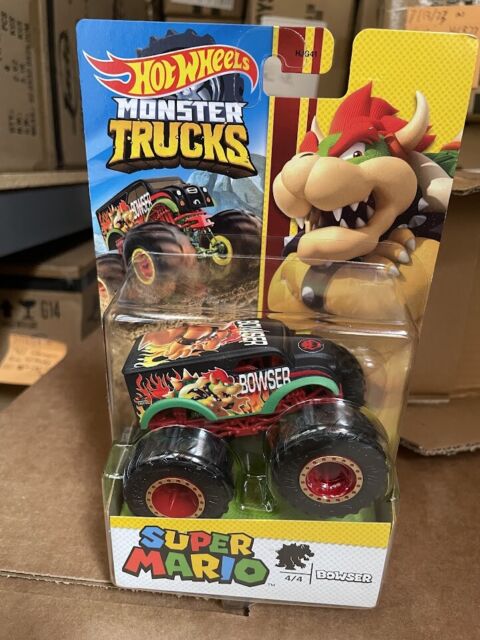 Hot Wheels Monster Trucks 1:64 Scale Ms. Bigfoot Includes Connect and Crash  Car, 1 - Harris Teeter