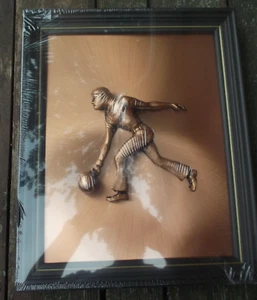 männlicher Bowling Champion aus Kupfer ERHÖHTES RELIEF 3D Wandkunst 13x16 - Bild 1 von 2