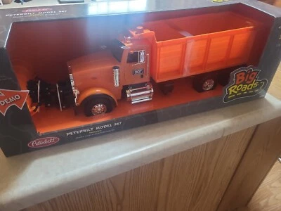 1:16 Peterbilt 367 Dump Truck w/ Snow Plow PLASTIC ERTL BIG ROADS 47185 - Image 1 of 4