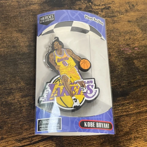 1998 Heroes of the Locker Room Player Key Ring Kobe Bryant Los Angeles Lakers Cover
