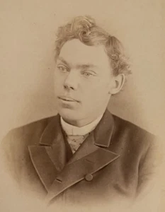 Cabinet Card Photo Young Man With Wavy Blond Hair - Picture 1 of 3