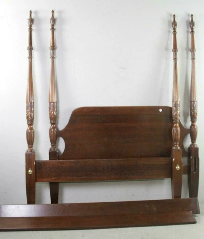 Henkel Harris Mahogany Queen Size Rice Carved Four Poster Bed Finish 29 Cover