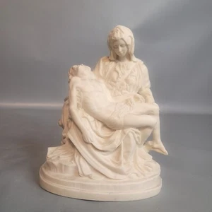 Vintage Ivory White Pieta Resin 9"Tall Mary Holding Jesus Our Lord Made in Italy - Picture 1 of 14