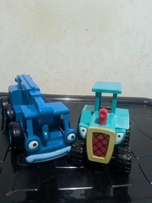 Bob the Builder Toy Vehicles Lofty the Crane and Travis Tractor Bundle - Image 1 of 4