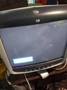 HP Pavilion MX70 CRT VGA Computer Monitor With STAND Retro/Gaming Win95 Vintage - Picture 1 of 8