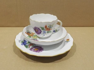 Meissen Porzellan Kaffee  Gedeck Streublumen 3tlg. Tasse ,2 Teller  2.Wahl  Nr.3 - Bild 1 von 6