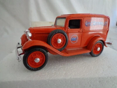 ERTL 1932 FORD PANEL GULF OIL DELIVERY BANK  1:25 DIECAST - Image 1 of 4