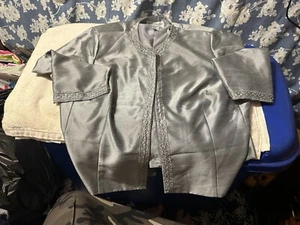 Jessica Howard 2 Pc Jacket & Skirt Set In Silver Sz 22 - Picture 1 of 6