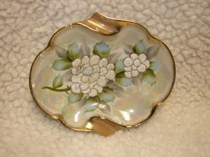 Cenicero de cerámica vintage diseñado por uva con borde dorado - Imagen 1 de 3