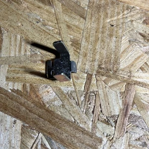 Resorte de clip de freno genuino Toro 108-4938 reemplazado a 136-7133 - Imagen 1 de 3