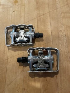 VP Clipless/Flat Pedals Touring MTB - Picture 1 of 4