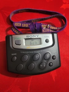 Sony Walkman SRF-M37V Radio Fascia Meteo AM/FM con Clip Cintura Funziona " Numeri Sbiaditi - Foto 1 di 3