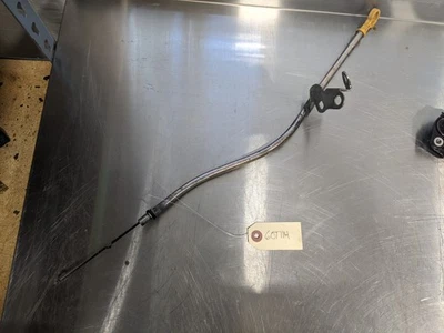 Tubo de varilla de medición de aceite de motor Nissan Altima 2015 2,5 Foto 1 de 3