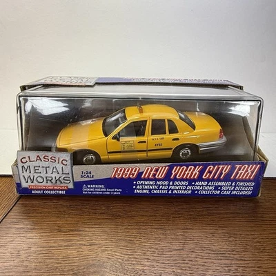 1/24 CLASSIC METAL WORKS 1999 FORD CROWN VICTORIA NEW YORK CITY TAXI YELLOW - Image 1 of 4