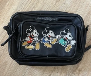 Walt Disney World NUEVO De Colección Mickey Running Riñonera Negra Bolso Parque 3 Bolsillos con Cremallera - Imagen 1 de 9