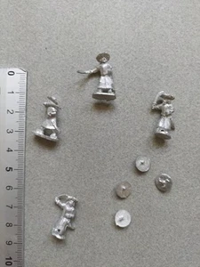 4 x STEPPE HUNS WARRIORS METAL MINIATURE 15MM/ DEMONWORLD ? P294 - Imagen 1 de 1