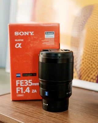 Sony SEL 35mm f/1.4 ZA FE Lens - Image 1 of 4