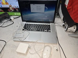 MacBook Pro 15" Mediados de 2009 2,5 GHz 256 SSD OS El Capitan 8 GB RAM-Disco Problema-PIEZAS - Imagen 1 de 20