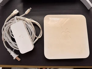 Apple A1354 AirPort Extreme 3-Port Gigabit Base Station (MC340LL/A) 802.11n Wifi - Picture 1 of 4