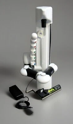 Robot de pipeteo de laboratorio Andrew Alliance 1000R XL con fuente de alimentación - Imagen 1 de 4