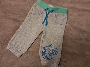 Süße Baby Jogginghose Esprit Gr. 68 hellgrau - Bild 1 von 3