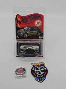 Hot Wheels Datsun Bluebird 510 Red Line Club Membership 2018 Club Car Patch &Pin - Picture 1 of 7