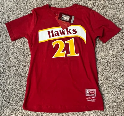 *NOVO* CAMISETA INFANTIL DOMINIQUE WILKINS Mitchell & Ness MED 10-12 ATLANTA HAWKS - Imagem 1 de 4