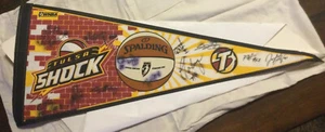 WNBA Tulsa Shock pennant flag Memorabilia signed by the players - Picture 1 of 10