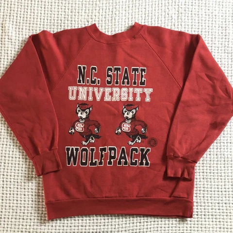 Vintage 80s Womens Small NC State Wolfpack Sweatshirt Crewneck Raglan Red Cover
