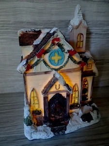 Kirche f. Weihnachtsdorf-LED beleuchtet-Weihnachtshaus-Winterdorf--15,5 x 11 cm - Bild 1 von 11