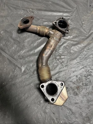01-04 LB7 Duramax lado del pasajero CA emisiones EGR tubo ascendente Foto 1 de 4
