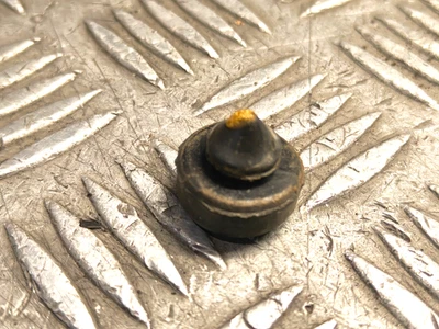 SUZUKI GSF600 BANDIT 1995 95 99 SEAT SADDLE RUBBER DAMPER CUSHION GSF1200 - Изображение 1 из 3