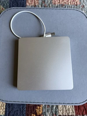 Apple USB Super Drive MD564ZM/A - Image 1 of 3
