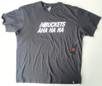 New Balance Hombres 2XL Buckets Aha Ha Kawhi Leonard Divertido Hombre Nuevo en Caja Camisa Negra Nueva Foto 1 de 3
