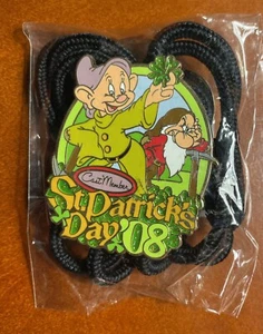 WDW Disney Cast Member Dopey Seven Dwarfs Bolo Lanyard NOS St Patrick's Day 2008 - Picture 1 of 2