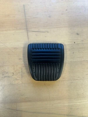 ALMOHADILLA DE GOMA PARA PEDAL DE FRENO / EMBRAGUE - ORIGINAL OEM - TOYOTA STARLET 1996 - 1999 Foto 1 de 2